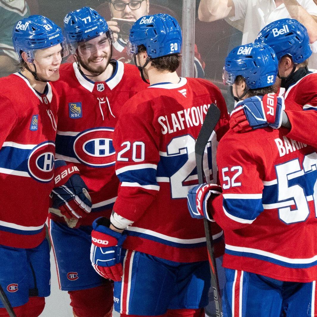Kirby Dach snaps scoring drought with clutch goal off 'lucky bounce'